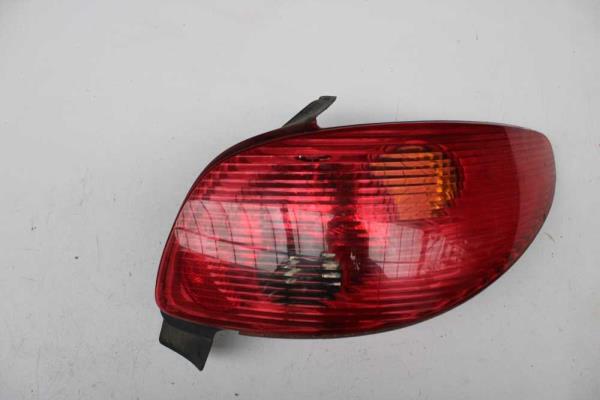 FEU ARRIERE DROIT PEUGEOT - Vue 1